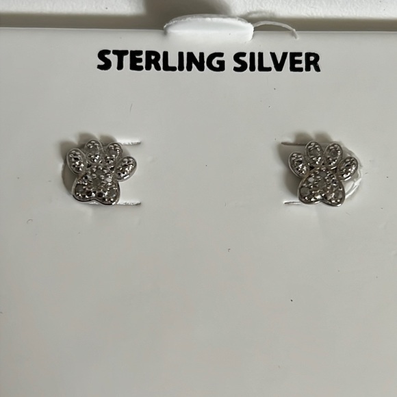 Jewelry - ⚪️Sterling Silver and diamond dog paws earrings
